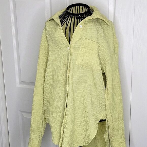 FORE Spring Green Puckered Blouse Size Small - Picture 1 of 9